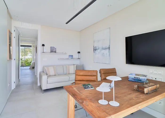 Unique Μαρμπέλλα